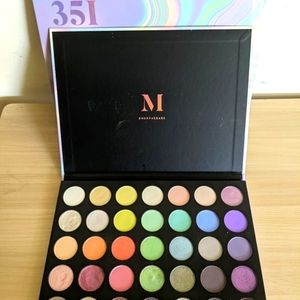 Morphe 35I Icy fantasy Artistry pallette.